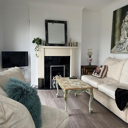 Cosy 2 Double Bed Apartment Swords Eksteriør billede